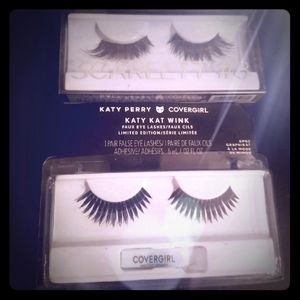 (2) Pairs of Eyelashes